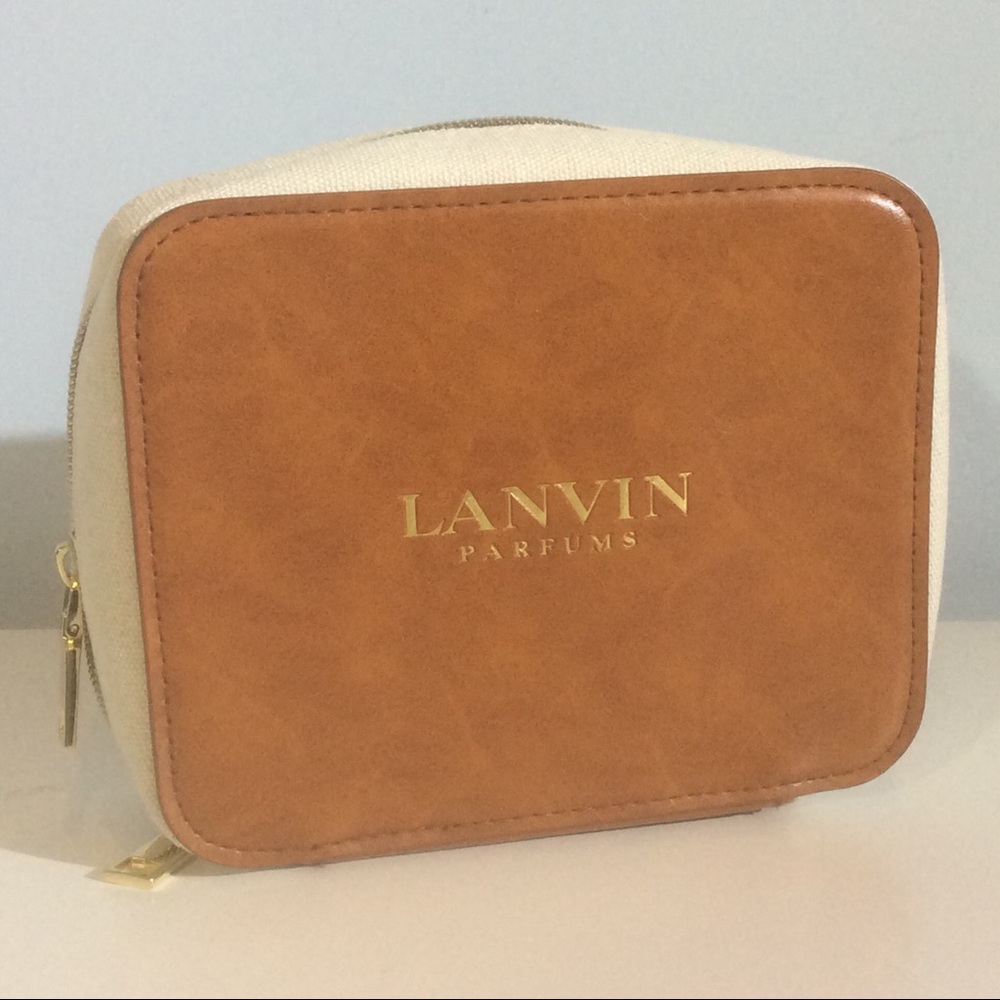 LAVNIN Parfums + Turkish Airlines Case Bronze Cream Zip Storage with Eye Mask